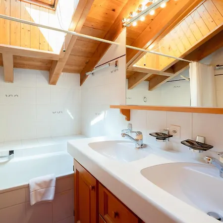 Апартаменти Florissant 117 *